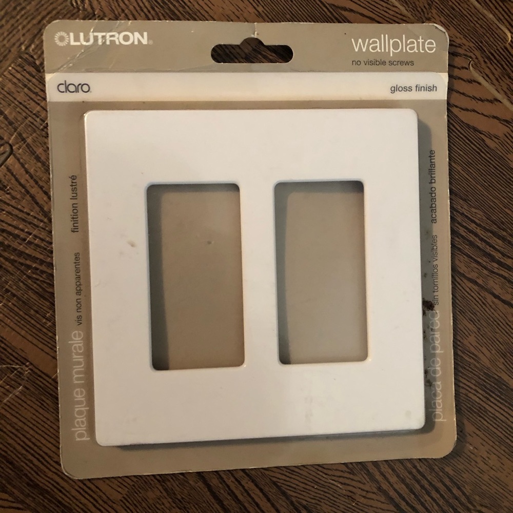 LUTRON LIGHT SWITCH COVER WALLPLATE NO VISIBLE SCREWS WHITE GLOSS FINISH NIB